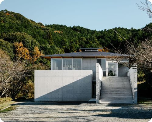 写真：浄土真宗本願寺派真正寺
納骨堂・門徒会館